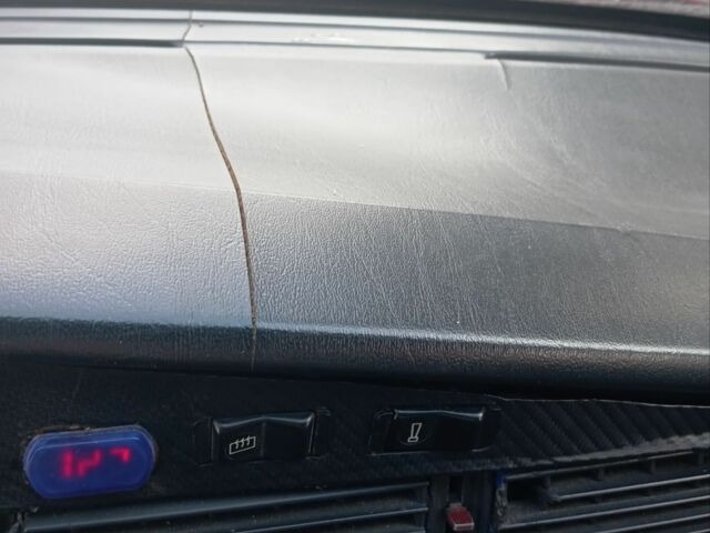 Красный Мерседес 190, объемом двигателя 0 л и пробегом 300 тыс. км за 958 $, фото 5 на Automoto.ua