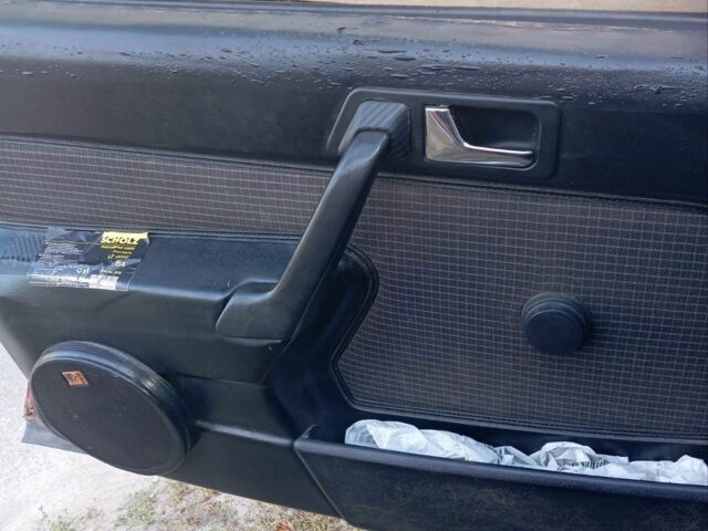 Красный Мерседес 190, объемом двигателя 0 л и пробегом 300 тыс. км за 958 $, фото 7 на Automoto.ua