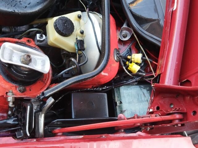 Красный Мерседес 190, объемом двигателя 2 л и пробегом 360 тыс. км за 1000 $, фото 6 на Automoto.ua