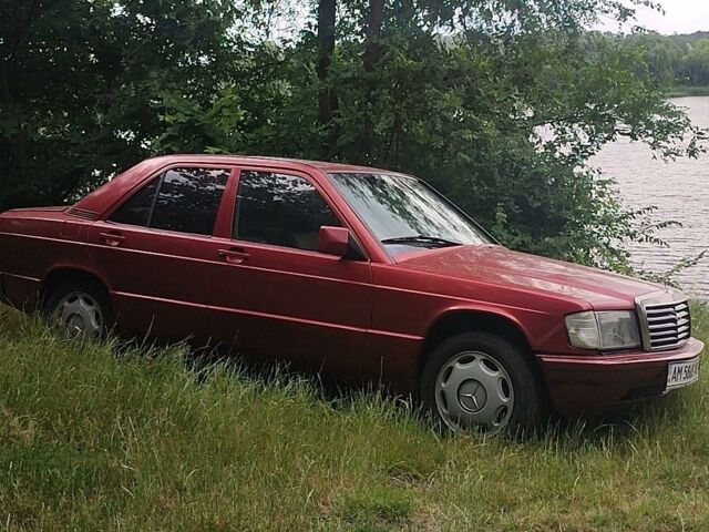 Червоний Мерседес 190, об'ємом двигуна 2 л та пробігом 350 тис. км за 1668 $, фото 1 на Automoto.ua