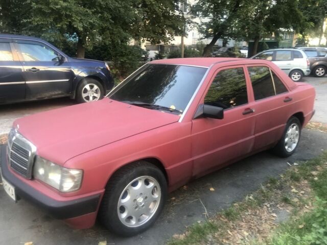 Червоний Мерседес 190, об'ємом двигуна 2.6 л та пробігом 425 тис. км за 2300 $, фото 3 на Automoto.ua