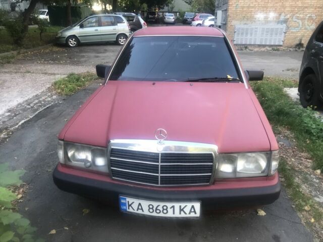 Червоний Мерседес 190, об'ємом двигуна 2.6 л та пробігом 425 тис. км за 2300 $, фото 2 на Automoto.ua