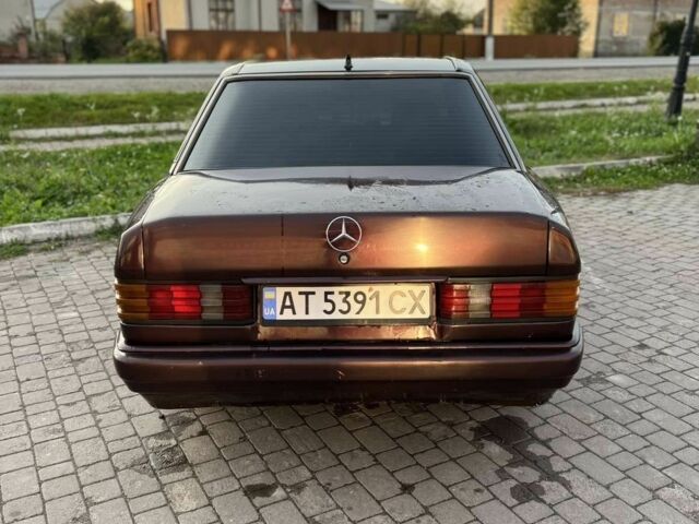Красный Мерседес 190, объемом двигателя 2.3 л и пробегом 450 тыс. км за 1200 $, фото 7 на Automoto.ua
