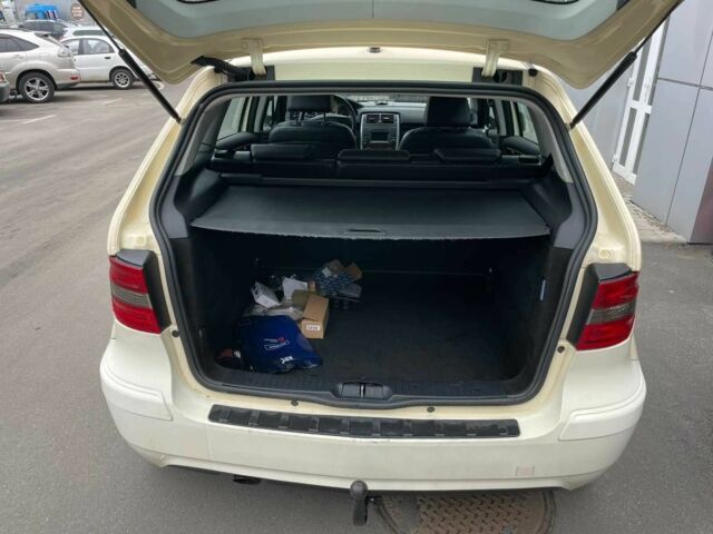 Желтый Мерседес 190, объемом двигателя 2 л и пробегом 270 тыс. км за 7500 $, фото 5 на Automoto.ua