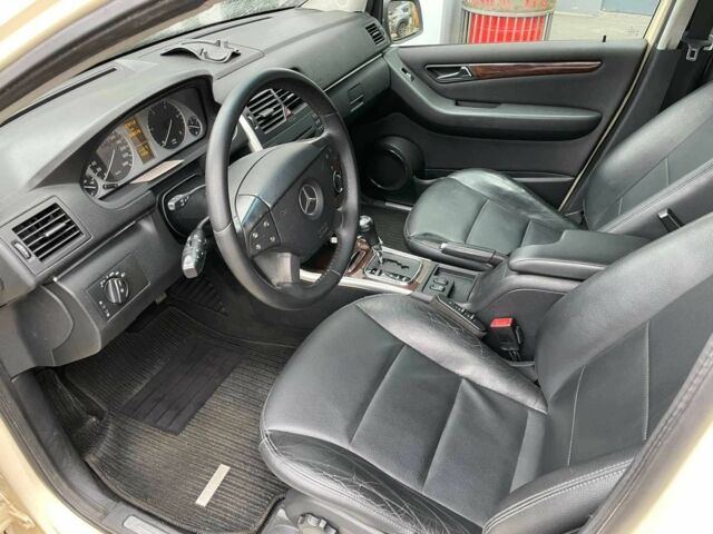 Желтый Мерседес 190, объемом двигателя 2 л и пробегом 270 тыс. км за 7500 $, фото 3 на Automoto.ua