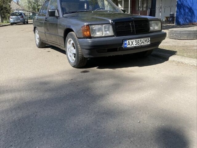 Серый Мерседес 190, объемом двигателя 2 л и пробегом 320 тыс. км за 1650 $, фото 5 на Automoto.ua