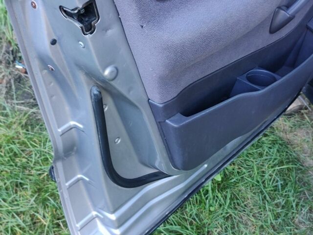 Мерседес 190 1999 у Новояворівськ на Automoto.ua Сірий Мерседес 190, об'ємом двигуна 1.9 л та пробігом 230 тис. км за 4050 $, фото 11 на Automoto.ua