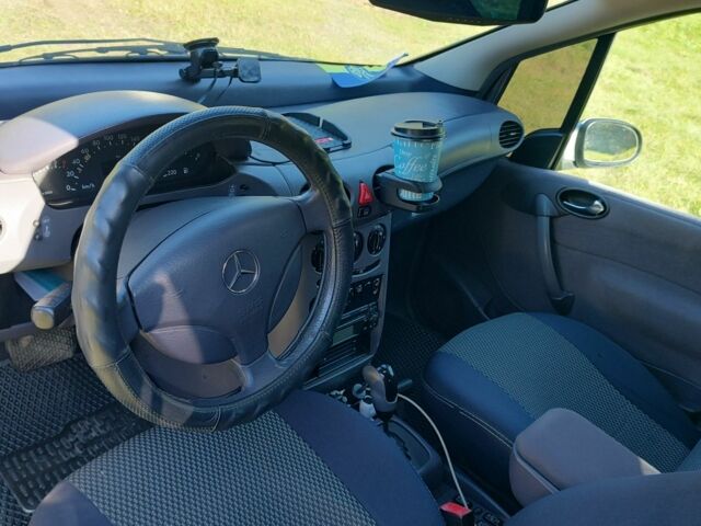 Мерседес 190 1999 у Новояворівськ на Automoto.ua Сірий Мерседес 190, об'ємом двигуна 1.9 л та пробігом 230 тис. км за 4050 $, фото 7 на Automoto.ua