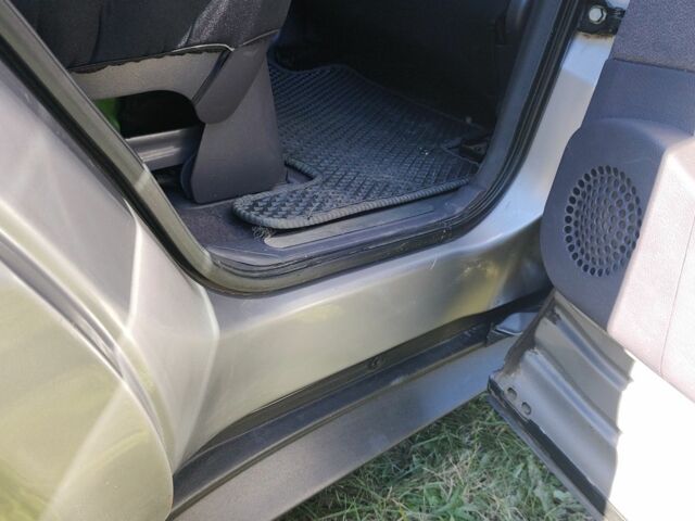 Мерседес 190 1999 у Новояворівськ на Automoto.ua Сірий Мерседес 190, об'ємом двигуна 1.9 л та пробігом 230 тис. км за 4050 $, фото 9 на Automoto.ua