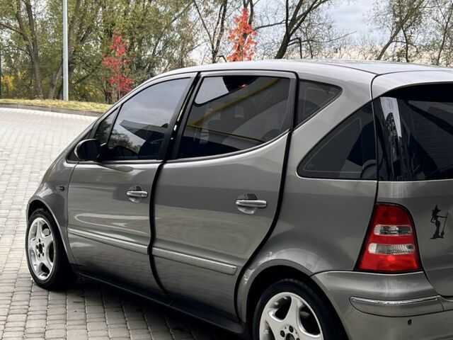 Сірий Мерседес 190, об'ємом двигуна 1.9 л та пробігом 206 тис. км за 4500 $, фото 4 на Automoto.ua