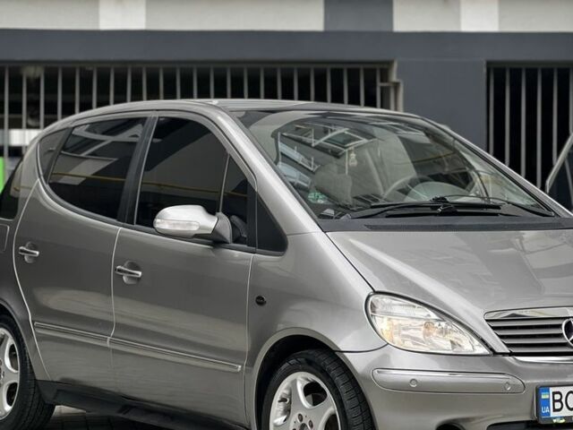 Сірий Мерседес 190, об'ємом двигуна 1.9 л та пробігом 206 тис. км за 4500 $, фото 1 на Automoto.ua