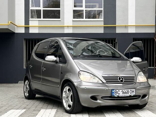 Сірий Мерседес 190, об'ємом двигуна 1.9 л та пробігом 206 тис. км за 4500 $, фото 2 на Automoto.ua