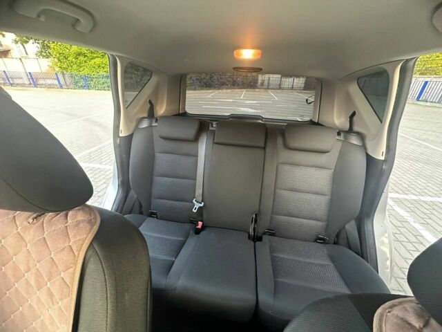 Сірий Мерседес 190, об'ємом двигуна 2 л та пробігом 258 тис. км за 4999 $, фото 6 на Automoto.ua