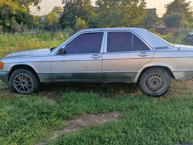 Серый Мерседес 190, объемом двигателя 2 л и пробегом 555 тыс. км за 850 $, фото 2 на Automoto.ua