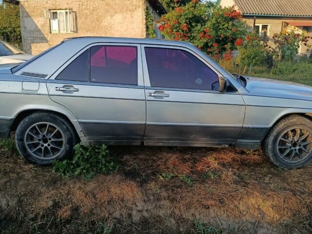 Серый Мерседес 190, объемом двигателя 2 л и пробегом 555 тыс. км за 850 $, фото 3 на Automoto.ua