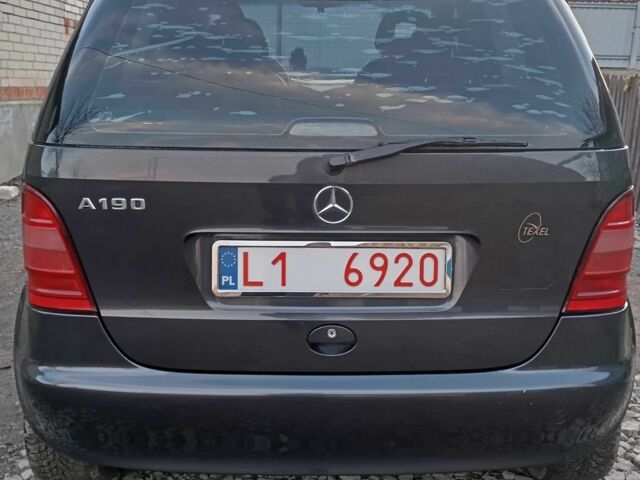 Сірий Мерседес 190, об'ємом двигуна 1.4 л та пробігом 200 тис. км за 1350 $, фото 4 на Automoto.ua