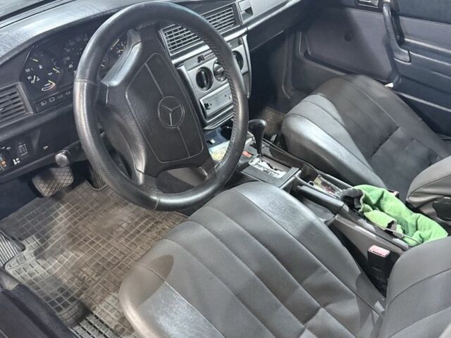 Сірий Мерседес 190, об'ємом двигуна 2 л та пробігом 1 тис. км за 2902 $, фото 7 на Automoto.ua