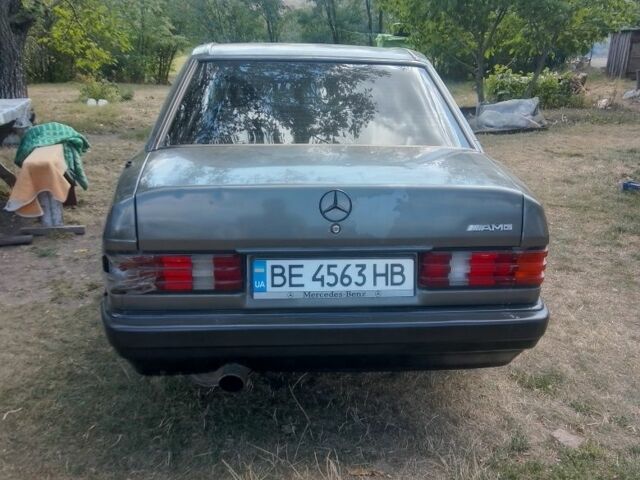 Сірий Мерседес 190, об'ємом двигуна 2 л та пробігом 100 тис. км за 1426 $, фото 5 на Automoto.ua
