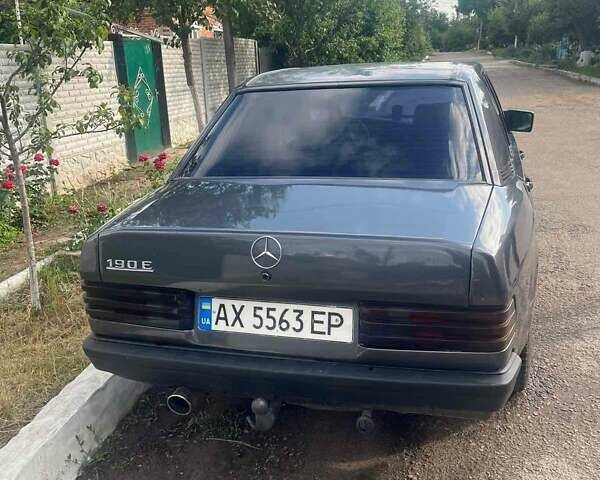 Серый Мерседес 190, объемом двигателя 2.3 л и пробегом 362 тыс. км за 2200 $, фото 2 на Automoto.ua
