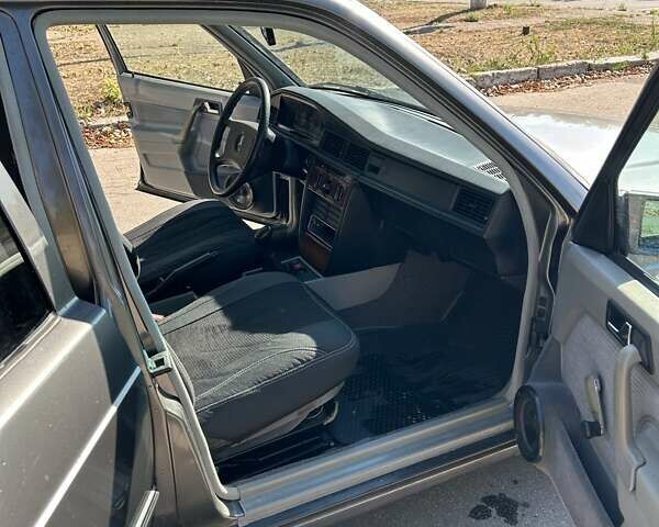 Сірий Мерседес 190, об'ємом двигуна 2.5 л та пробігом 275 тис. км за 5500 $, фото 12 на Automoto.ua