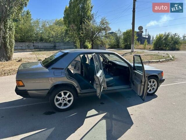 Сірий Мерседес 190, об'ємом двигуна 2.5 л та пробігом 275 тис. км за 5500 $, фото 16 на Automoto.ua