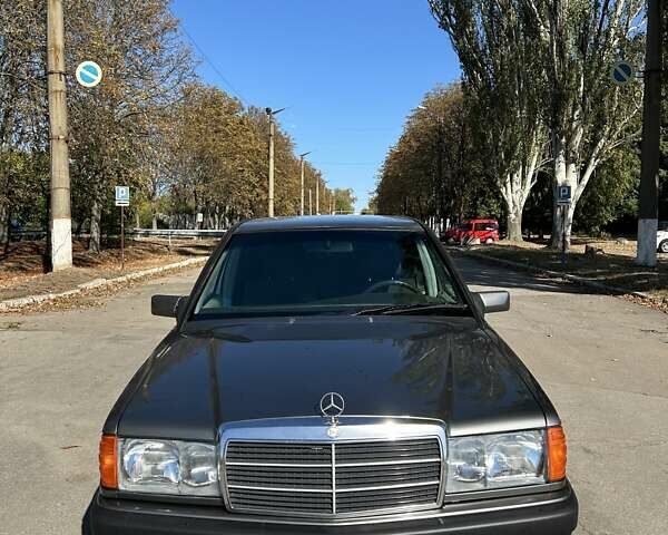 Сірий Мерседес 190, об'ємом двигуна 2.5 л та пробігом 275 тис. км за 5500 $, фото 3 на Automoto.ua
