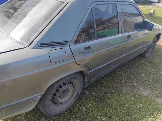 Сірий Мерседес 190, об'ємом двигуна 2 л та пробігом 490 тис. км за 550 $, фото 3 на Automoto.ua
