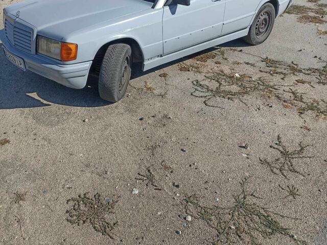 Сірий Мерседес 190, об'ємом двигуна 2 л та пробігом 999 тис. км за 1600 $, фото 1 на Automoto.ua