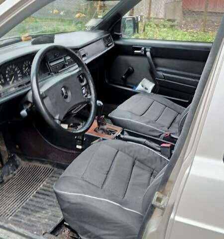 Серый Мерседес 190, объемом двигателя 2 л и пробегом 460 тыс. км за 1700 $, фото 3 на Automoto.ua
