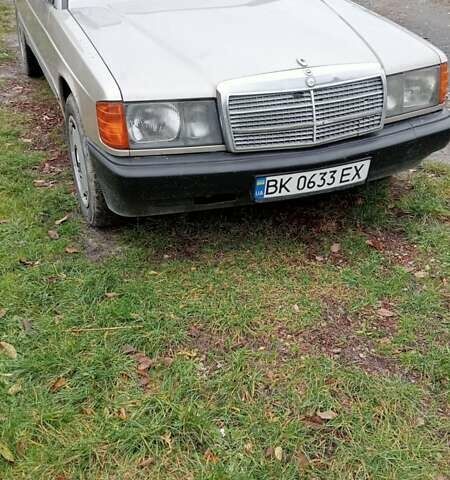 Серый Мерседес 190, объемом двигателя 2 л и пробегом 460 тыс. км за 1700 $, фото 6 на Automoto.ua