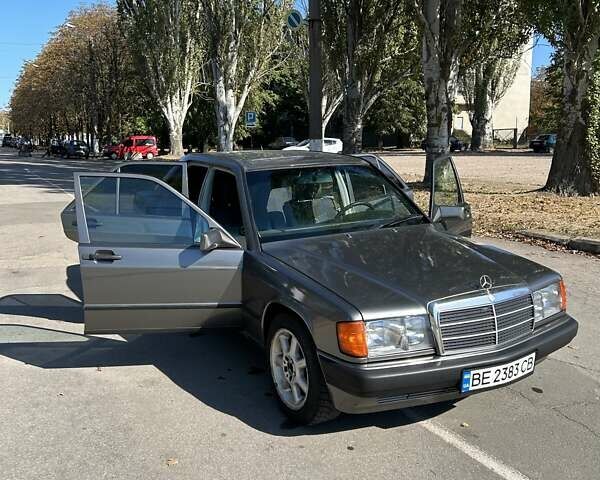 Сірий Мерседес 190, об'ємом двигуна 2.5 л та пробігом 275 тис. км за 5500 $, фото 17 на Automoto.ua