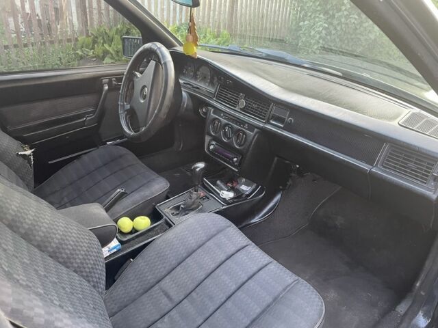 Сірий Мерседес 190, об'ємом двигуна 2 л та пробігом 40 тис. км за 2100 $, фото 5 на Automoto.ua