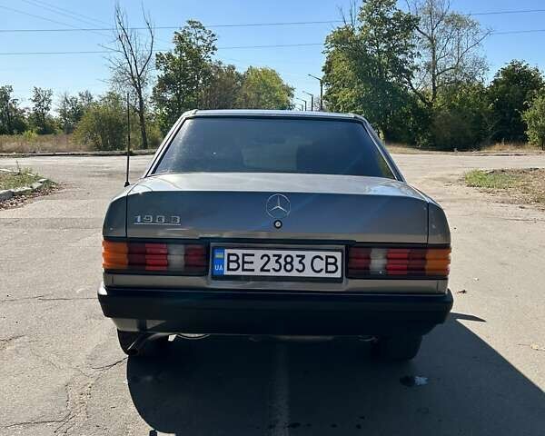 Сірий Мерседес 190, об'ємом двигуна 2.5 л та пробігом 275 тис. км за 5500 $, фото 8 на Automoto.ua