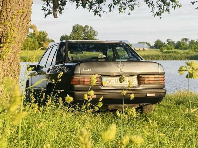 Серый Мерседес 190, объемом двигателя 2.6 л и пробегом 337 тыс. км за 800 $, фото 1 на Automoto.ua