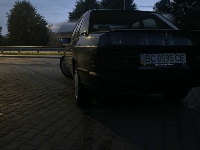 Серый Мерседес 190, объемом двигателя 2.6 л и пробегом 337 тыс. км за 800 $, фото 2 на Automoto.ua