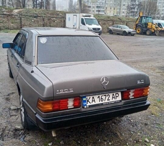 Серый Мерседес 190, объемом двигателя 2 л и пробегом 5 тыс. км за 2100 $, фото 2 на Automoto.ua