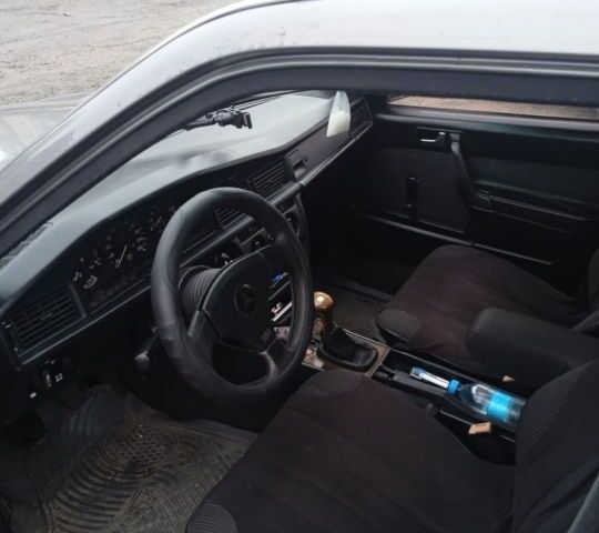 Серый Мерседес 190, объемом двигателя 2 л и пробегом 5 тыс. км за 2100 $, фото 5 на Automoto.ua