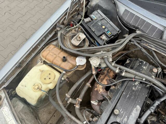 Серый Мерседес 190, объемом двигателя 2.3 л и пробегом 317 тыс. км за 1200 $, фото 12 на Automoto.ua