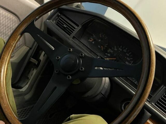 Серый Мерседес 190, объемом двигателя 2 л и пробегом 200 тыс. км за 5500 $, фото 3 на Automoto.ua