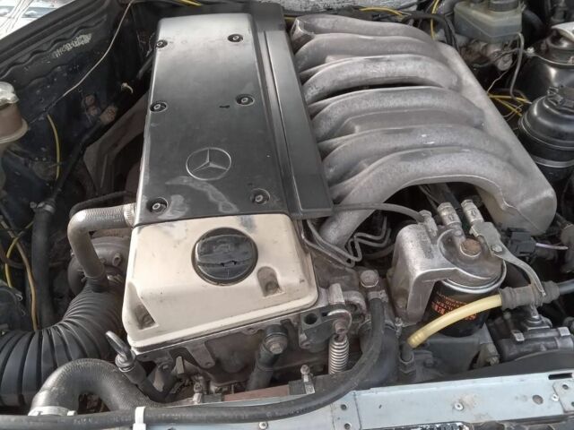 Серый Мерседес 190, объемом двигателя 3 л и пробегом 330 тыс. км за 4000 $, фото 7 на Automoto.ua