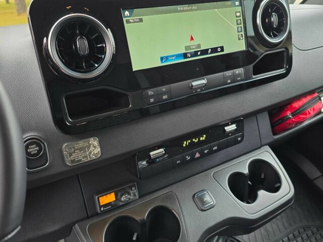 Серый Мерседес 190, объемом двигателя 3 л и пробегом 1 тыс. км за 122447 $, фото 12 на Automoto.ua