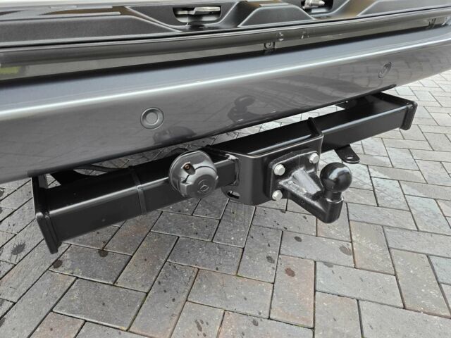 Серый Мерседес 190, объемом двигателя 3 л и пробегом 1 тыс. км за 122447 $, фото 16 на Automoto.ua