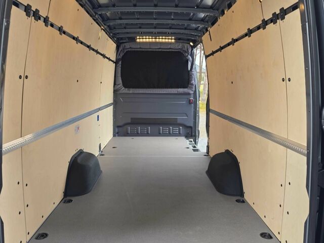 Серый Мерседес 190, объемом двигателя 3 л и пробегом 1 тыс. км за 122447 $, фото 9 на Automoto.ua