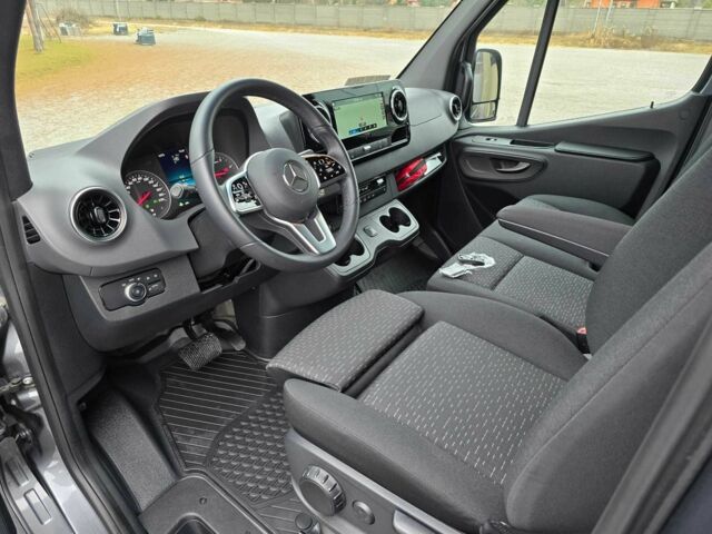 Серый Мерседес 190, объемом двигателя 3 л и пробегом 1 тыс. км за 122447 $, фото 10 на Automoto.ua