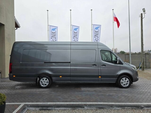 Серый Мерседес 190, объемом двигателя 3 л и пробегом 1 тыс. км за 122447 $, фото 7 на Automoto.ua