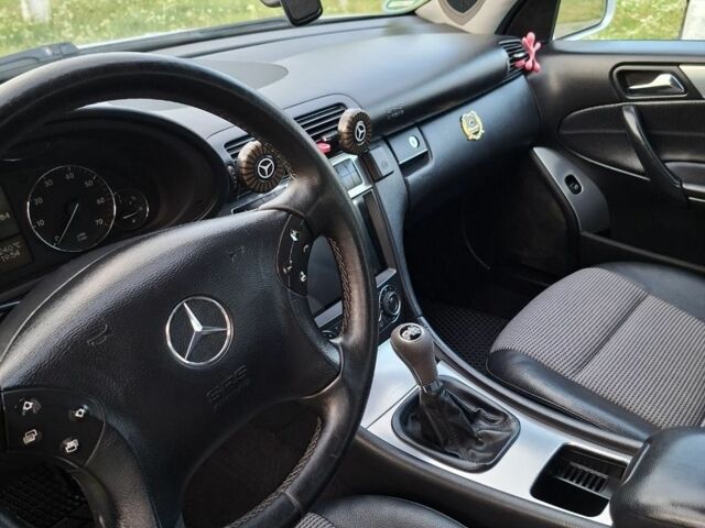 Серый Мерседес 190, объемом двигателя 1.8 л и пробегом 299 тыс. км за 6200 $, фото 12 на Automoto.ua