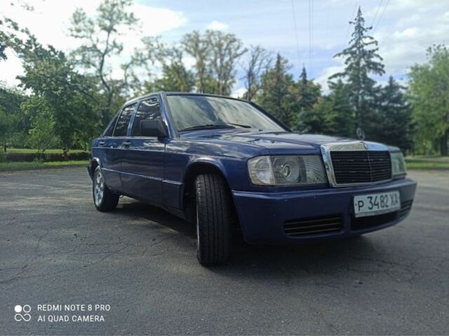 Синий Мерседес 190, объемом двигателя 2 л и пробегом 505 тыс. км за 1350 $, фото 4 на Automoto.ua
