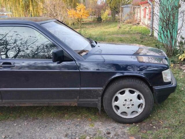 Синий Мерседес 190, объемом двигателя 2 л и пробегом 360 тыс. км за 1900 $, фото 4 на Automoto.ua