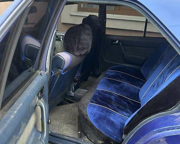Синий Мерседес 190, объемом двигателя 2 л и пробегом 377 тыс. км за 1200 $, фото 4 на Automoto.ua