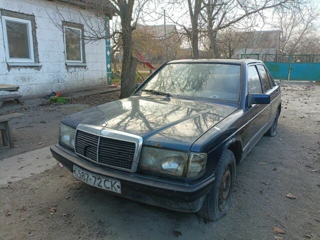 Синий Мерседес 190, объемом двигателя 2 л и пробегом 100 тыс. км за 1500 $, фото 5 на Automoto.ua